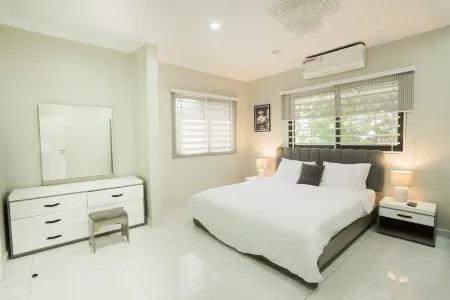 Accra Luxury Apartments @ Silicon Square Отели рядом с Аэропорт Котока