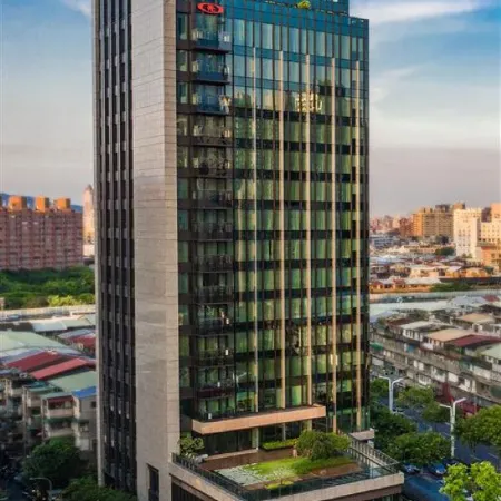 Jasper Young Hotel Banqiao Отели рядом с достопримечательностью «Guangfu Gong Temple»