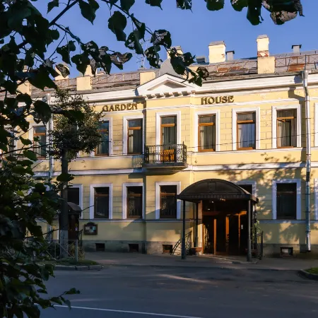 Голден Отель