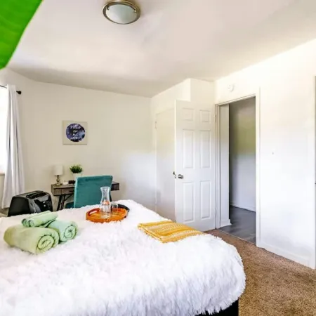 Convention - Private Parking - Short North - Pets