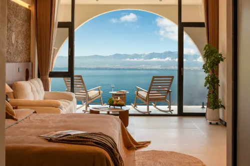 Yujianhai · Oceanfront First-Row Seaview Smart Vacation Boutique Inn (Shuanglang Erhai Branch)