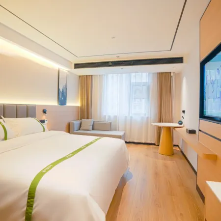 GreenTree Inn Express Hotel (Lingbi Luohe East Road Lady Shopping Plaza)
