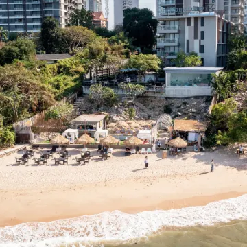 Golden Tulip Pattaya Beachfront Resort Hotels near Wong Amat Beach