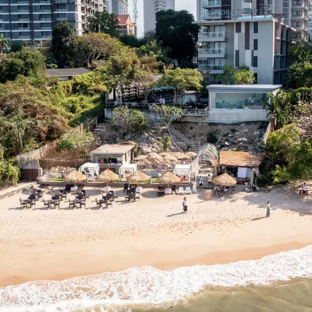 Golden Tulip Pattaya Beachfront Resort Отели рядом с достопримечательностью «Пляж Наклуа»