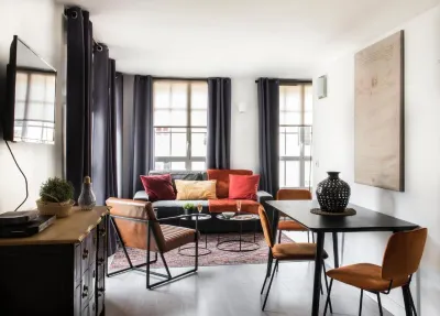 Appartements - le Logis Versaillais Các khách sạn gần Queen's Gate