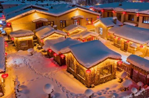 Xuegu Junbao Inn (China Snow Valley Scenic Area)