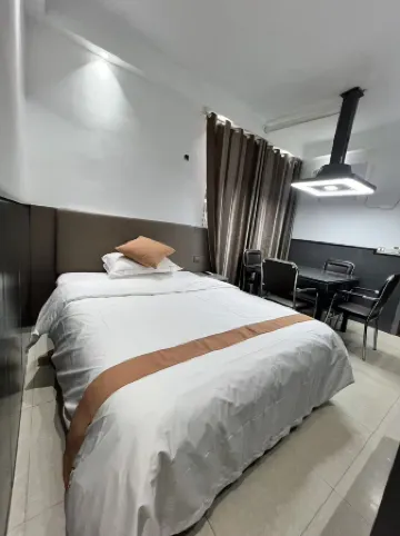 Wanzai Longhu Business Hotel