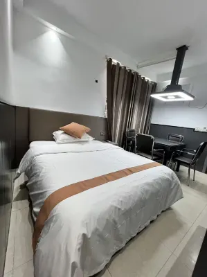 Wanzai Longhu Business Hotel - 2-Star