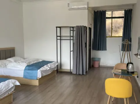 Hongli Manor Hotels near Shangri-La Tiger Leaping Gorge