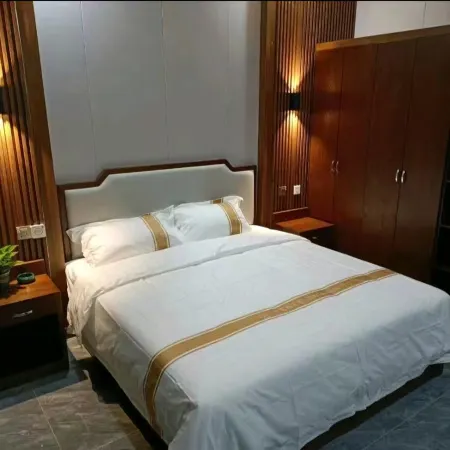 Linzhang Hetang Yue Se Business Hotel