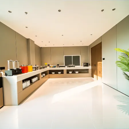 Home Inn UP Huayi Collection Hotel (Linyi City Vocational College)