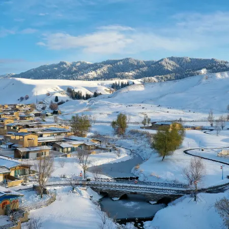 Nalati  Nianhuawan Hayinsai Resort Hotel Отели в г. Синьюань
