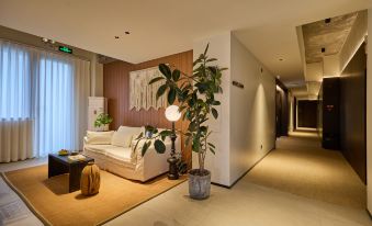 Floral Hotel·Zen City Coordinates Hotel (Foshan Zumiao Zhangcha Road Branch)