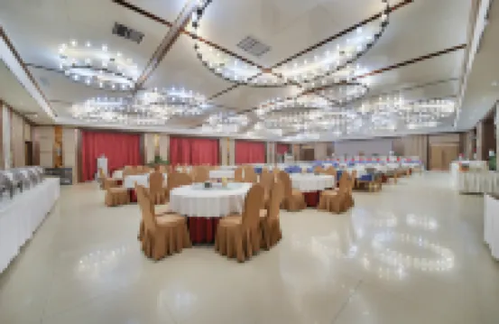 Zhoukou Hotel (Zhoukou Wanshunda Department Store)