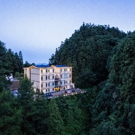 Flower Valley·Jianzhu Homestay (Zhangjiajie National Forest Park Branch)