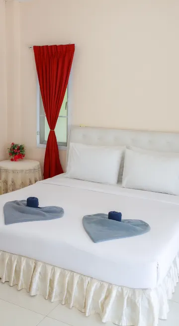 บ้านร่มไทร