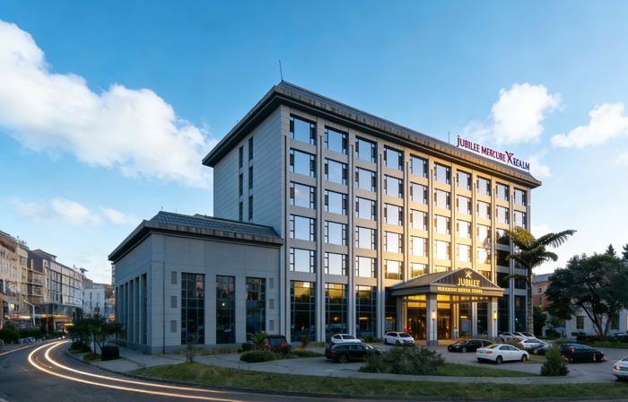 Mercure Realm Hotel (Danyang Government Pharmaceutical Vocational College Branch)