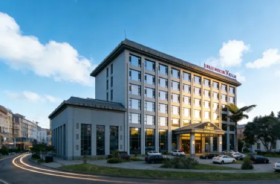 Mercure Realm Hotel (Danyang Government Pharmaceutical Vocational College Branch)