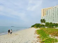 Tanjung Bungah Semi-D | Beach | 20 Pax | 6 Cars