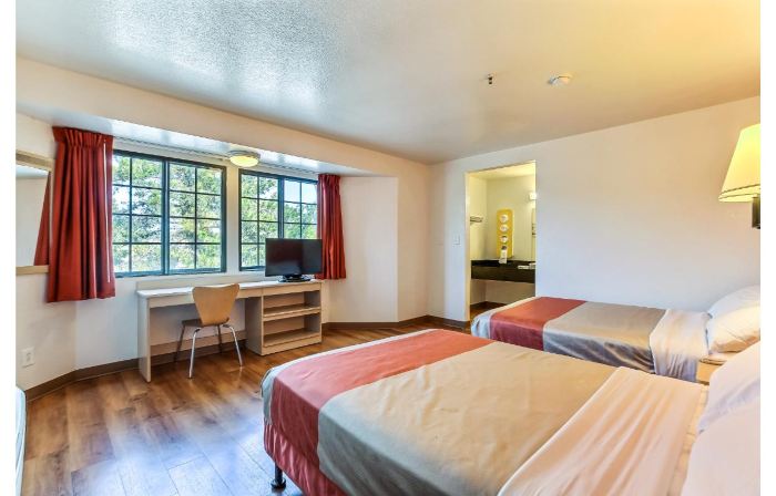 Motel 6 Pinole, CA