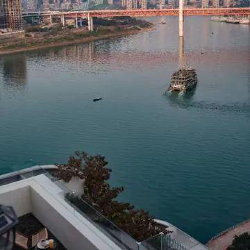 Wunianian Riverside Vacation Apartment (Jiefangbei Area Hong Ya Dong)