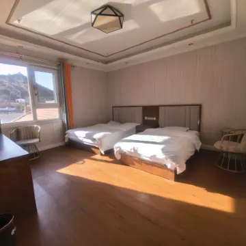 Luanping Longteng Farmhouse Hotels near Jinshanling Great Wall