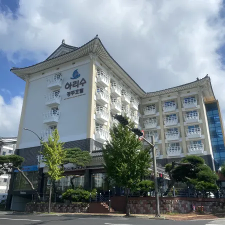 Arisu Gyeongju Hotel Отели рядом с достопримечательностью «Храм Голгулса»