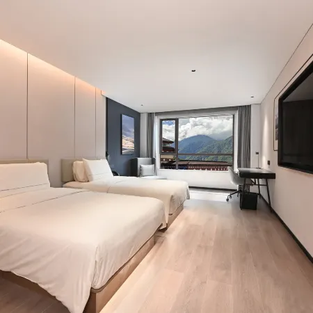 Nyingchi Motuo Lianhua Park Atour Hotel