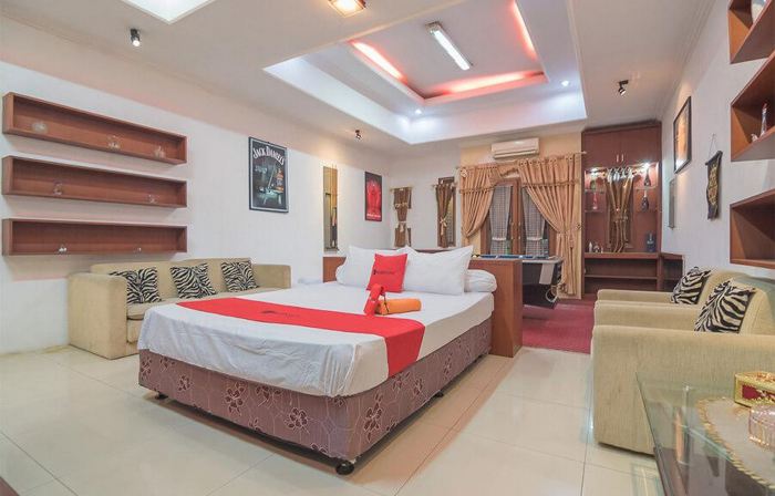 RedDoorz Syariah Near Margahayu Raya