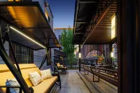 Jinxiang Courtyard-Style Resort Hotel (Datong Ancient City Beidu Street)