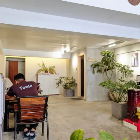 Tonle Hostel