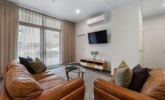 Southwark Hotel & Apartments - Housity