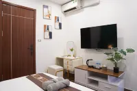 The Windie Home - Bright Corner Room - Street View - Hoan Kiem Lake - Condos