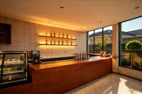 Rezen Chaokong Hotel (Guilin Elephant Trunk Hill Scenic Area Two Rivers and Four Lakes) - Baarit