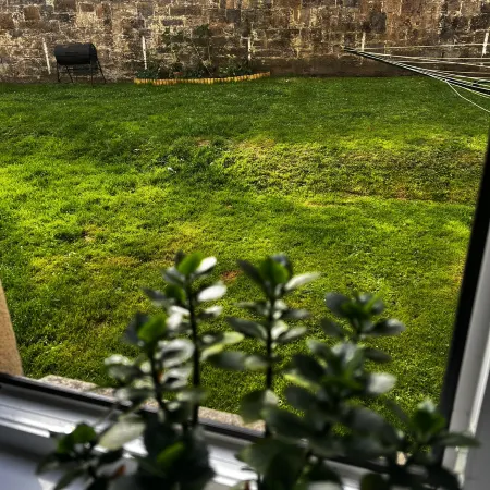 Elegant 2-bed city centre flat by royal mile-free parking