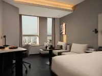 Atour Hotel Qingdao Hai'er Road Shilaoren Beach