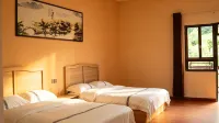 Dong'anzhen Qihua Quadrangle Inn - Pet friendly