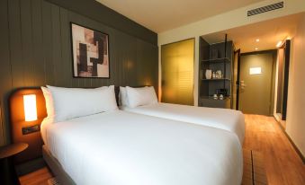 Honest Budapest by Chic & Basic