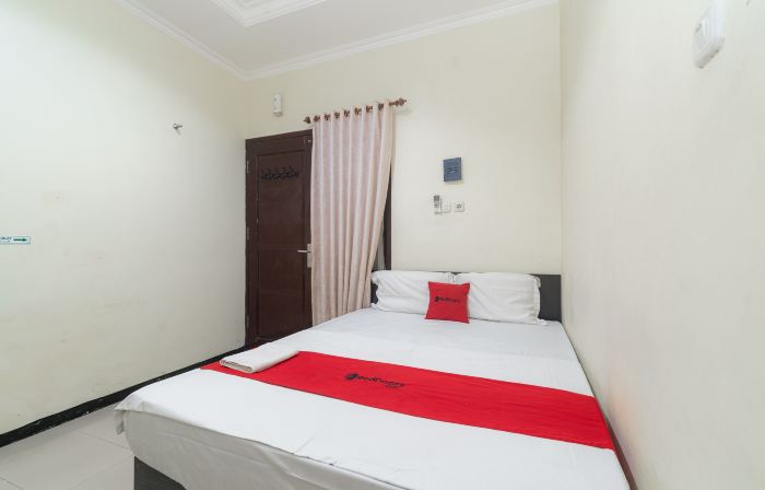 RedDoorz Syariah @ Ketintang Surabaya