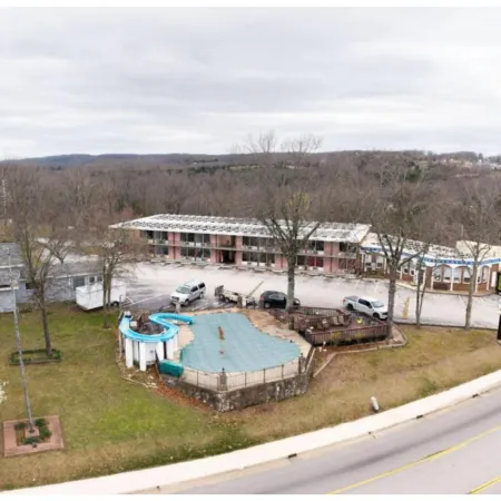 Colonial Mountain Inn Branson MO