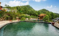 Cat's Distance YOUNG·IS·FASHION Guesthouse (Anshun University & High-speed Railway West Station) ​ - Hot Springs