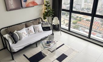 Georgetown Urban Suite | Family | Skypool I SeaView