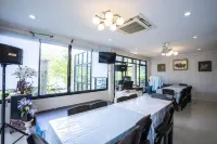 Phangpring Beach Resort - Parking