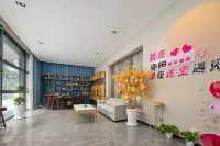 VX Hotel (Anyang Wenfeng Dadao Angang ) - balcony