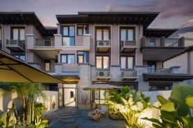 Bishun Homestay (Mangshi Square)