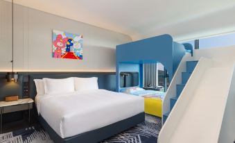 Suzhou Taihu Crown Holiday Hotel