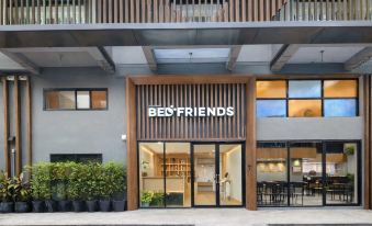 Bed Friends Poshtel
