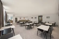 Dilian Hotel (Xiangzhou Dream Night Club) - breakfast