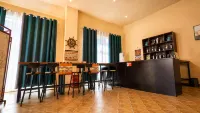 UrbaS Hotel(Karamay Urho Ghost City Branch) - bar
