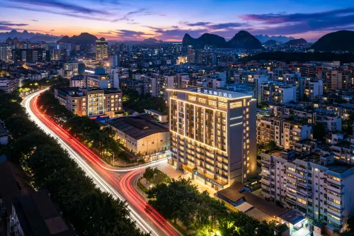 Yilong Ruiyun Hotel (the Mixc branch of Guilin Railway Station) - Park Yeri
